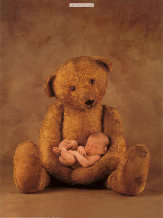 Babies GB Pics - Gstebuch Bilder - grosser_teddy_und_kleines_baby.jpg